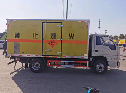 特克斯爆破器材运输车