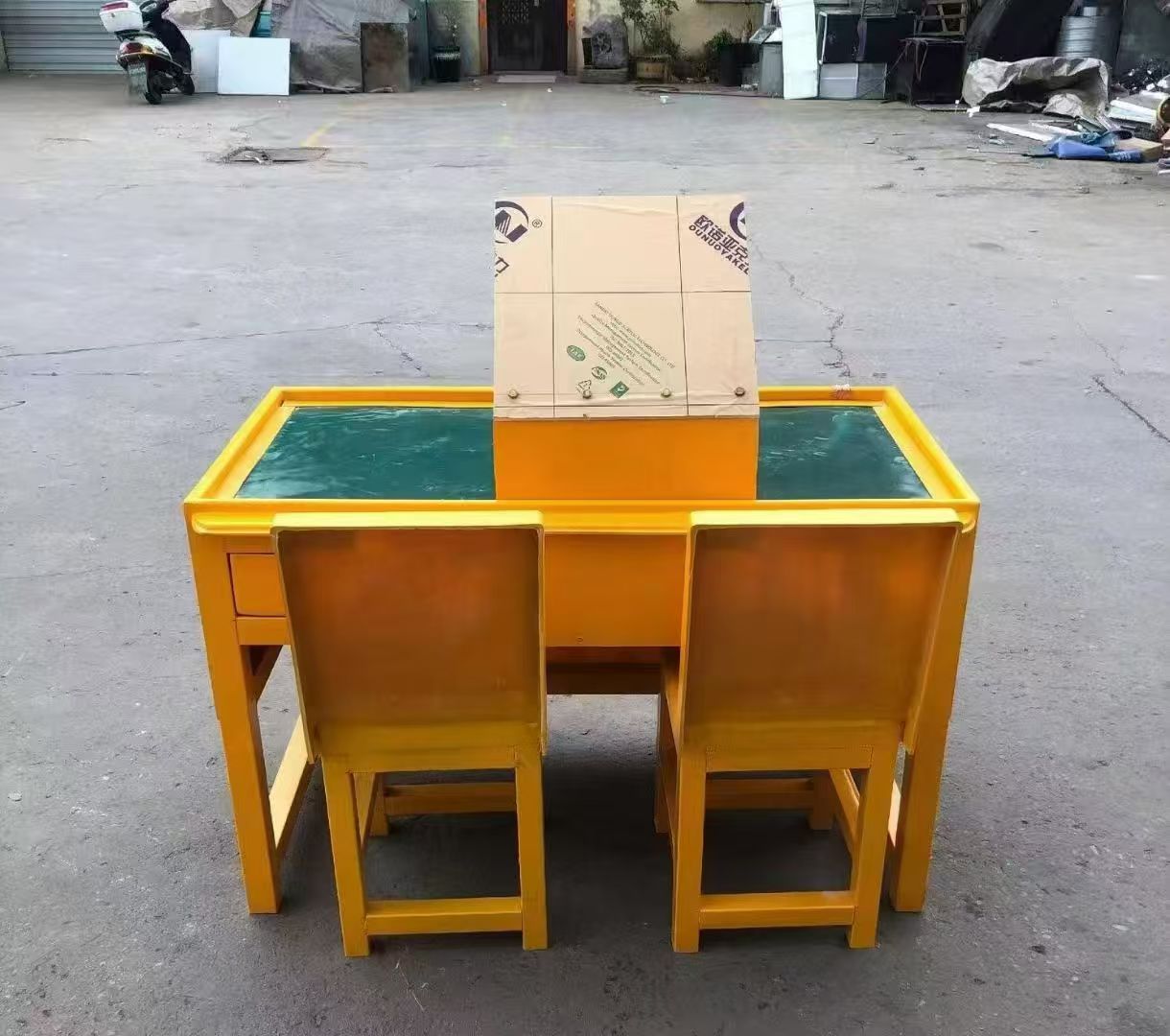 特克斯防静电导通桌井下煤矿火工品发放桌：危险品流转的安全守护者